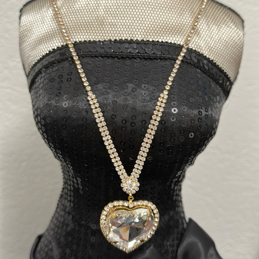 Crystal rhinestones heart necklace NWT